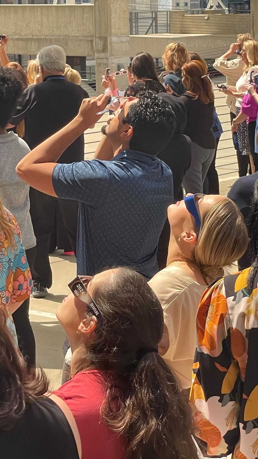 Today’s eclipse was simply breathtaking! 🌒 Our rooftop event at McKinney & Olive drew a fantastic crowd, all mesmerized by the celestial spectacle. Our customers soaked in the stunning view while indulging in eclipse-themed treats and capturing unforgettable photo moments. What a day to remember! #SolarEclipse2024 #McKinneyAndOlive